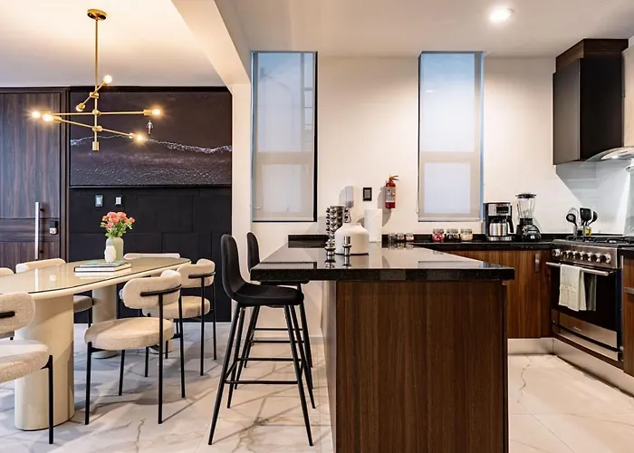 Apartamento Friends & Family 2-unit Combo, Rooftop Views