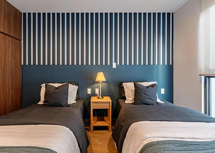 Friends & Family 2-unit Combo, Rooftop Views *